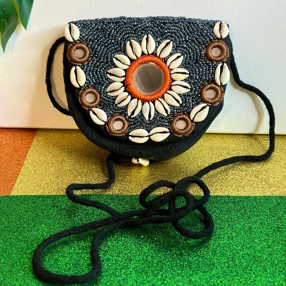 Vintage Shell Crossbody Bag. Néw never worn